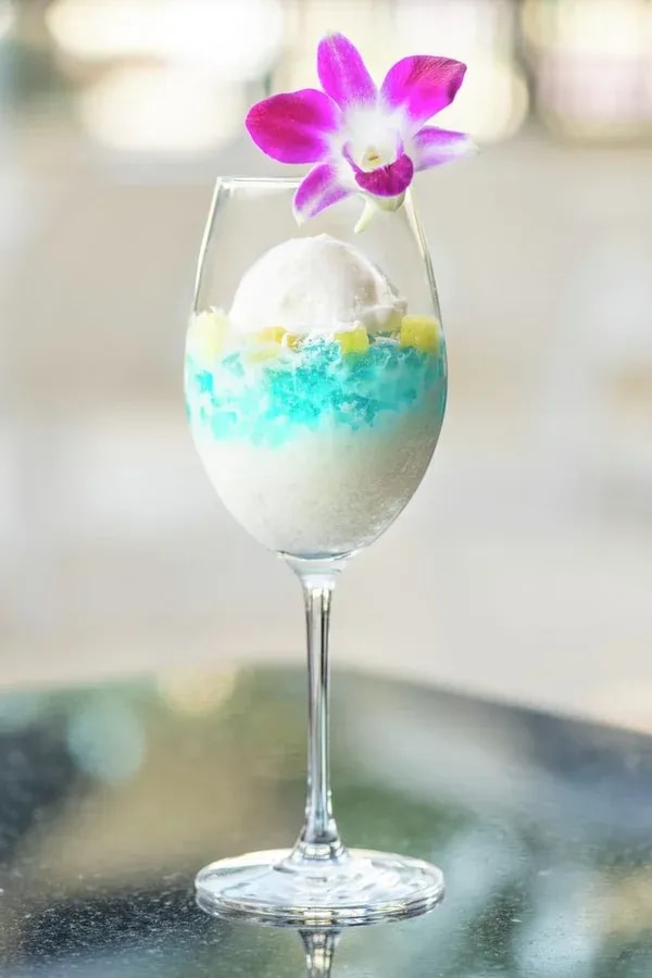 Experience Tropical Delights at Disney Ambassador Hotel's Hyperion Lounge