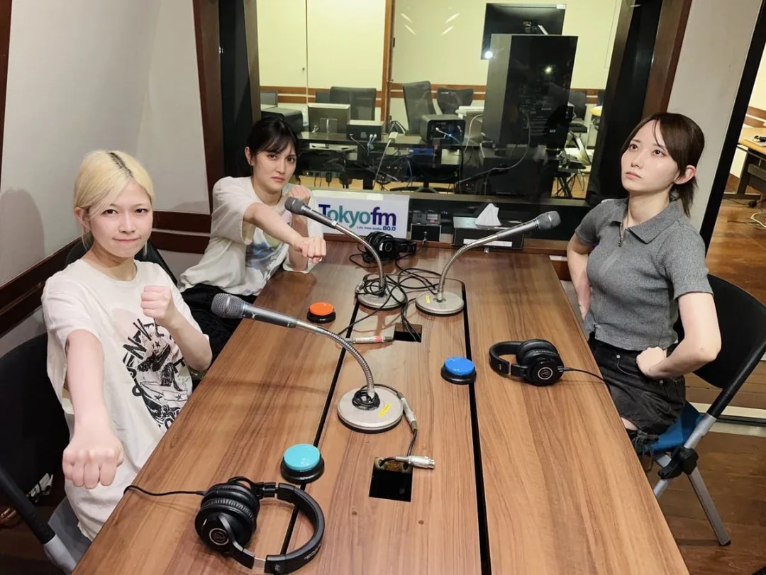 Teino Three Sisters Radio Show Kicks Off with Laughter