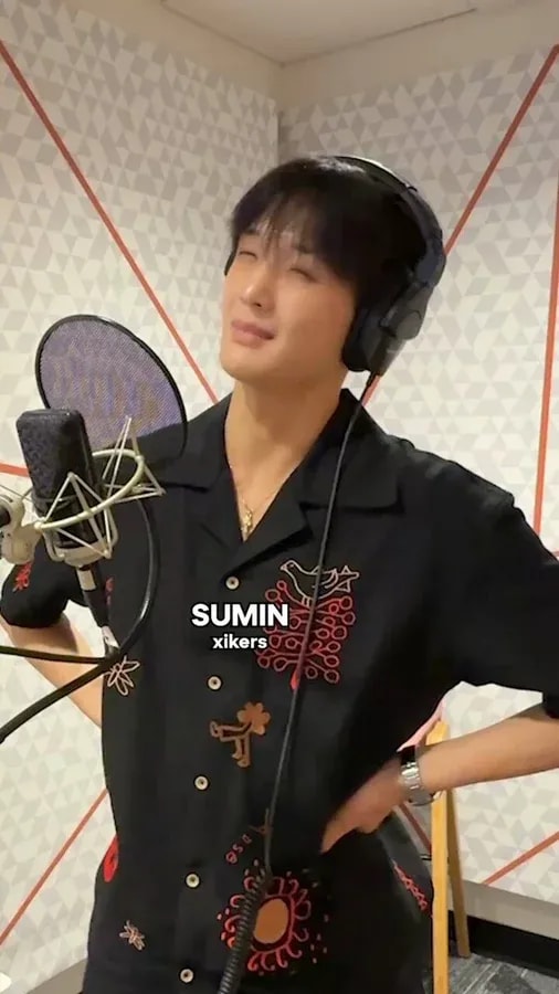 K-Pop Sensation xikers Explores Anime at Crunchyroll: A Day of Fun and Voice Acting